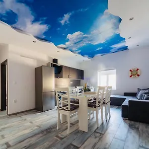 https://luxury-sky-aurora-borealis-rijeka.primorje-gorskikotar.com